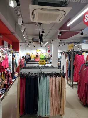 Team Area in  Shop at Godrej Avenue 9, Sector 27 Yamuna Expressway – for Sale