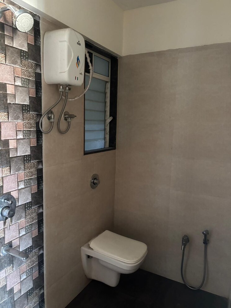 Bathroom, airoli sector 19 2 Bedroom 700 Sq.Ft. Apartment In Airoli Sector 19 Navi Mumbai 9553795