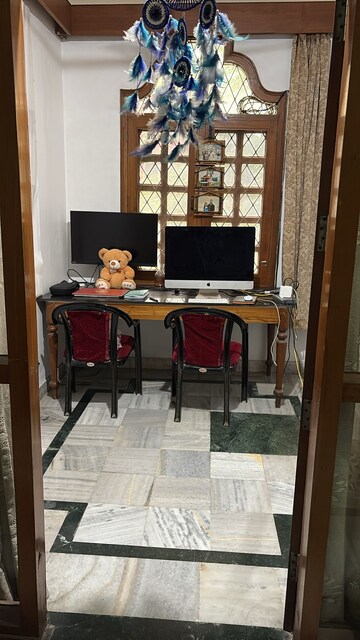 Bedroom in 2 BHK Builder Floor at Sector 40 – for Rent