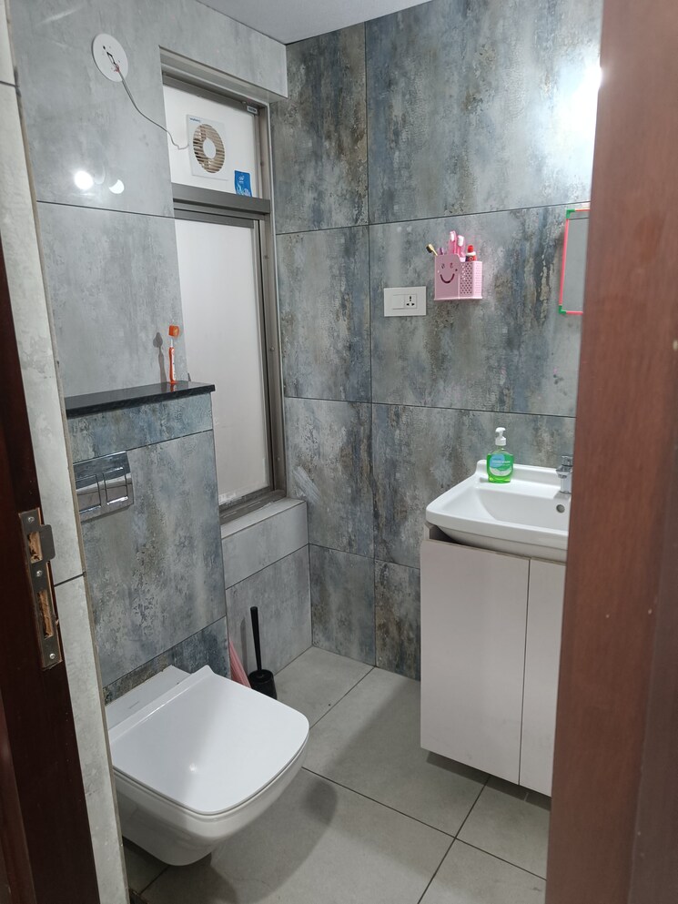 Bathroom, frontline-seven 2 Bedroom 1200 Sq.Ft. Apartment In Kokapet Hyderabad 9553805