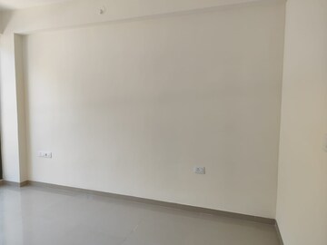 Room in 3 BHK Apartment at Skyi Songbirds, Bavdhan – for Rent