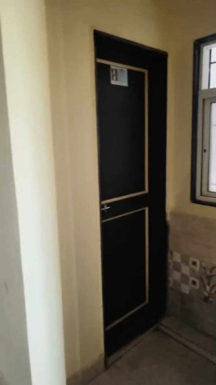 Attached Bathroom, lohgaon 4 Bedroom 1000 Sq.Ft. Independent House In Lohgaon Pune 9553721