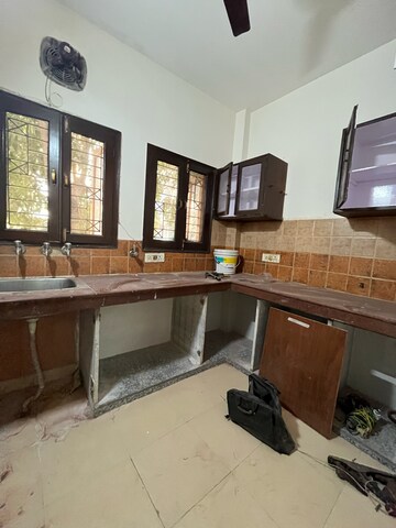 Kitchen in 2 BHK Builder Floor at Sushant Vyapaar Kendra, Dlf Phase iv – for Rent