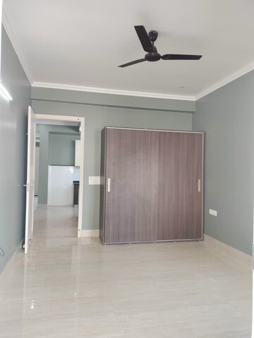 Room in 3 BHK Builder Floor at Sector 46 – for Rent
