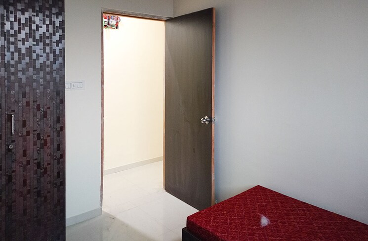 Room, earth-terrace 6+ Bedroom 2000 Sq.Ft. Apartment In Goregaon West Mumbai 9553818