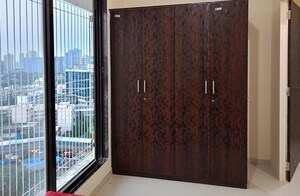 Room in 6+ BHK Apartment at Earth Terrace, Goregaon West – for Rent