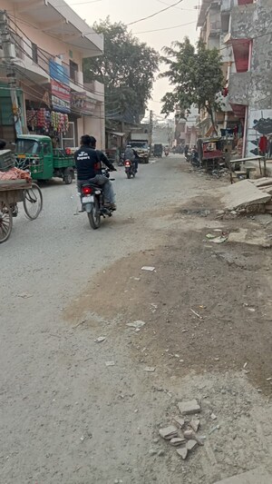 Parking in 2.5 BHK Builder Floor at Sector 72 – for Sale