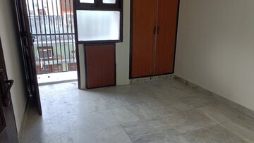 Room in 1 BHK Builder Floor at Vaishali Sector 5 – for Rent