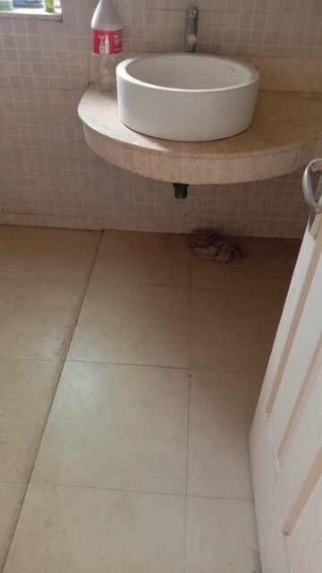 Bathroom in 3 BHK Apartment at Jaypee Greens Pavilion Heights 1, Sector 128 – for Rent