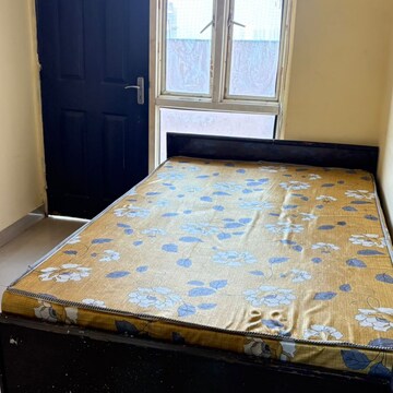 Bedroom in 2 BHK Apartment at Supertech Cape Town, Sector 74 – for Rent