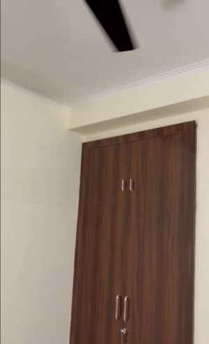 Room in 2 BHK Apartment at Amrapali Centurian Park, Tech Zone 4 Greater Noida – for Rent