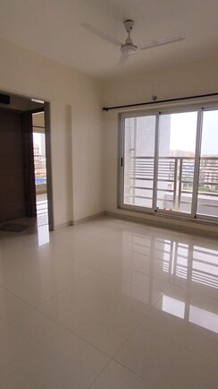 1 BHK Apartment For Sale in Romell Rhythm
