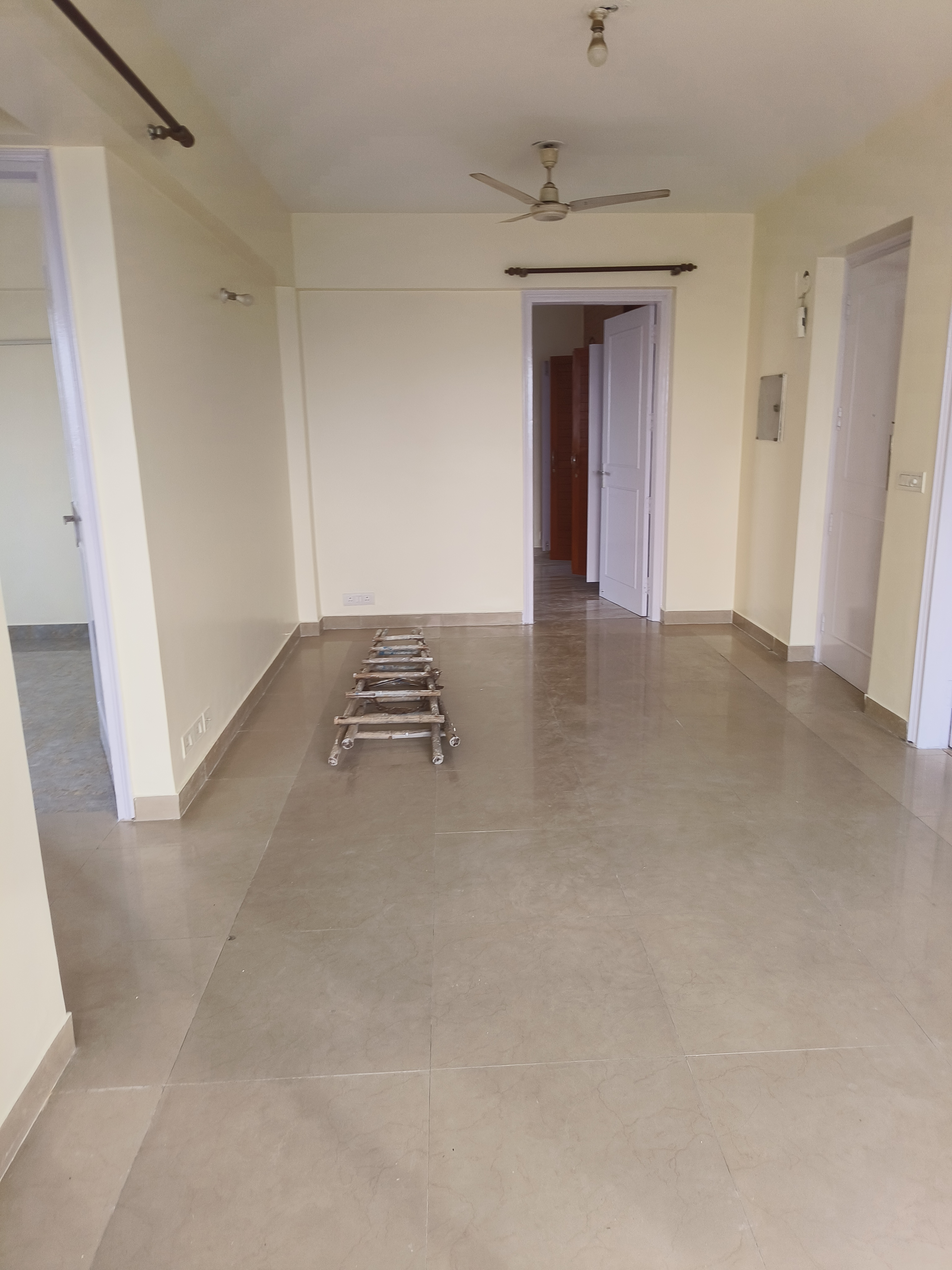 2 BHK Apartment For Rent in Eros Wembley Estate