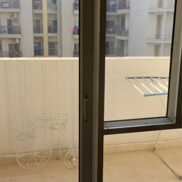 Room in 3 BHK Apartment at JM Aroma, Sector 75 – for Rent