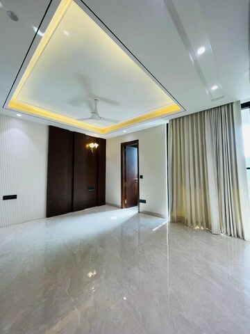 Building Lobby in 4 BHK Builder Floor at Sushant Lok I – for Sale