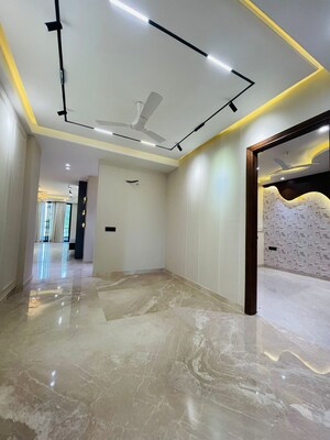 Room in 4 BHK Builder Floor at Sushant Lok I – for Sale