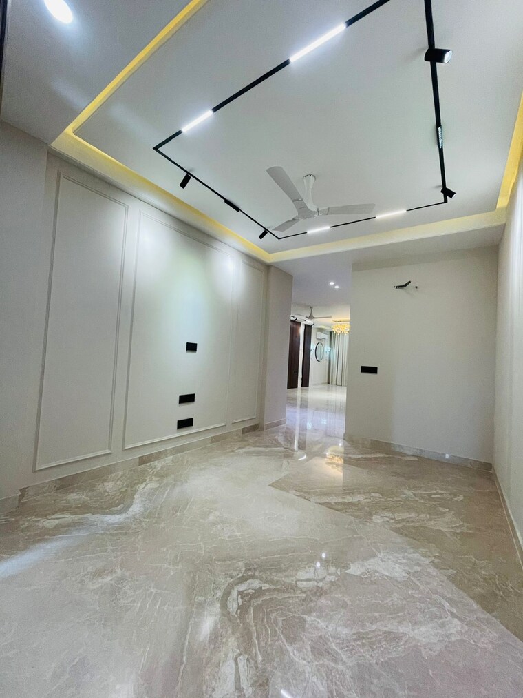 Room, sushant lok i 4 Bedroom 2700 Sq.Ft. Builder Floor In Sushant Lok I Gurgaon 9553991