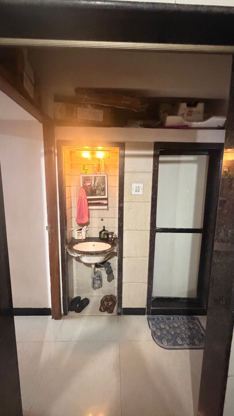 Attached Bathroom, goregaon west 1 Bedroom 445 Sq.Ft. Apartment In Goregaon West Mumbai 9554001