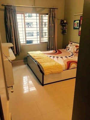 Bedroom in 3 BHK Apartment at Raheja Sherwood, Goregaon East – for Rent