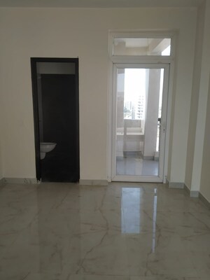 Room in 3 BHK Apartment at Altura Apartments, Ghazipur – for Rent