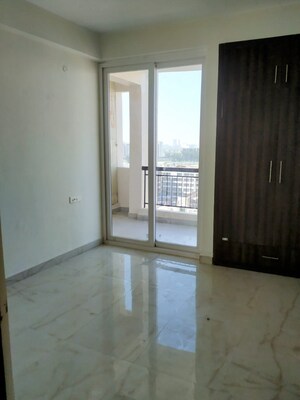 Room in 3 BHK Apartment at Altura Apartments, Ghazipur – for Rent