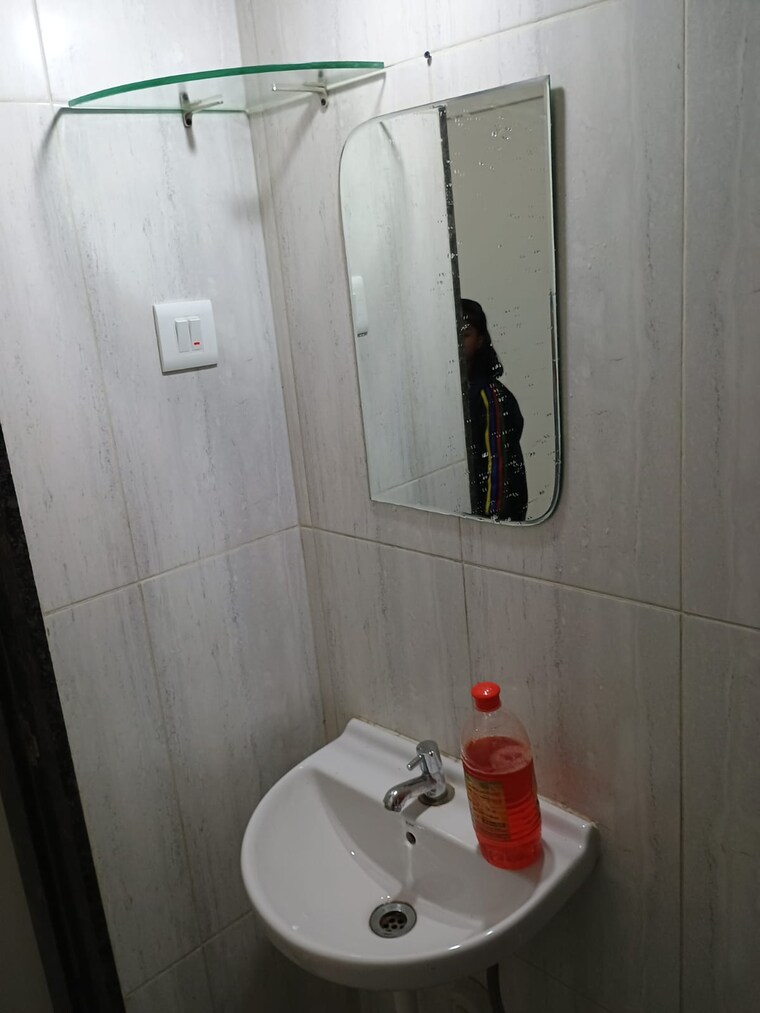 Bathroom, goel-ganga-hamlet 1 Bedroom 750 Sq.Ft. Apartment In Viman Nagar Pune 9554036