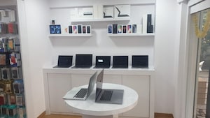 Team Area in  Shop at Malad West – for Sale