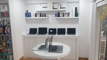 Team Area in  Shop at Malad West – for Sale