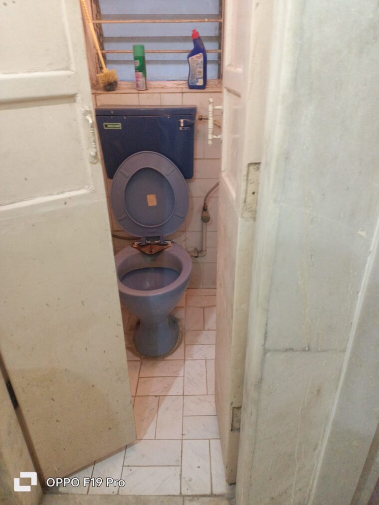 Bathroom, shiv-apartments-matunga 1 Bedroom 400 Sq.Ft. Apartment In Matunga Mumbai 9554041