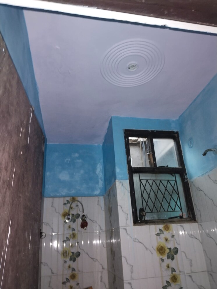 Bathroom, vaishali sector 3 1 RK 320 Sq.Ft. Builder Floor In Vaishali Sector 3 Ghaziabad 9554080
