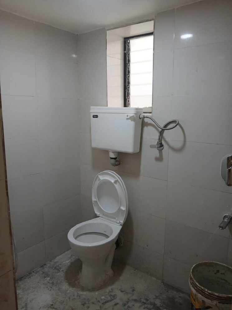 Bathroom, bandra west 2 Bedroom 700 Sq.Ft. Apartment In Bandra West Mumbai 9554058