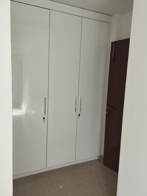 Building Lobby in 3 BHK Builder Floor at Vipul World Floors, Sector 48 – for Rent