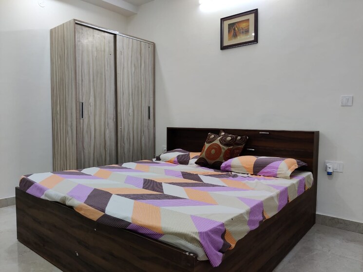 Bedroom, sector 57 1.5 Bedroom 600 Sq.Ft. Builder Floor In Sector 57 Gurgaon 9554089