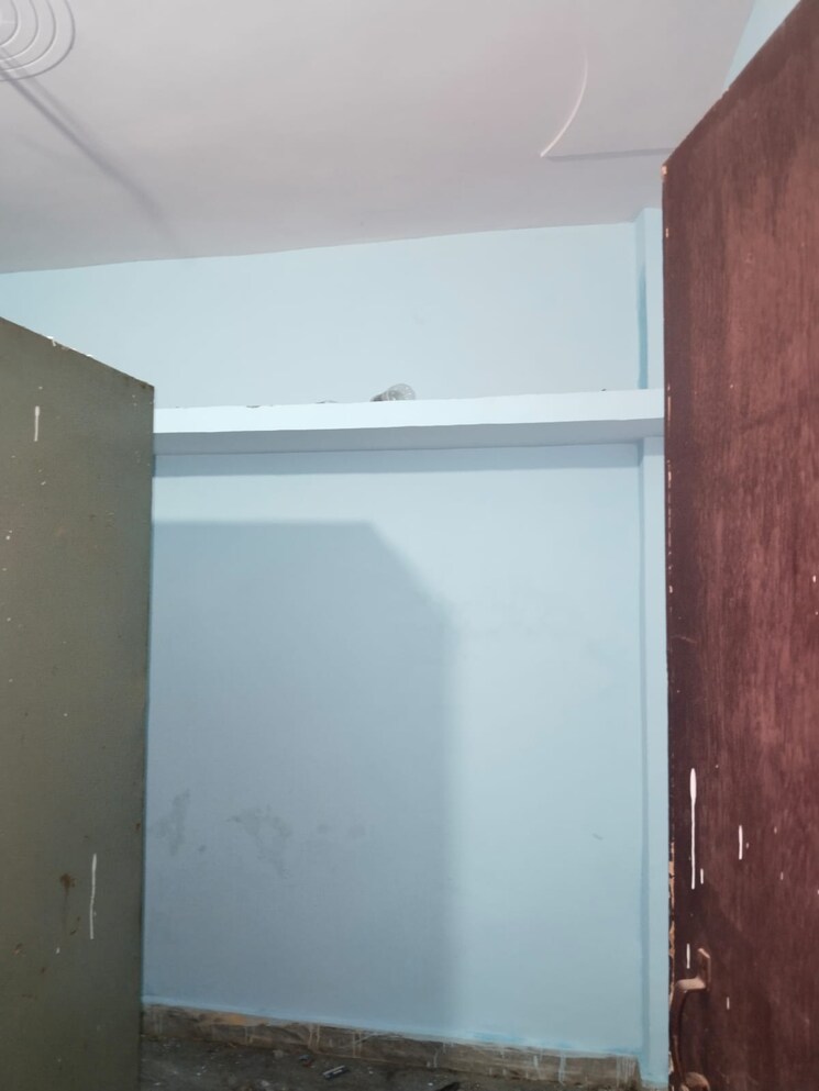 Room, vaishali sector 3 1 RK 325 Sq.Ft. Builder Floor In Vaishali Sector 3 Ghaziabad 9554100