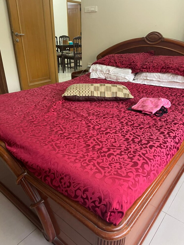 Bedroom, supreme-royal-accord 3 Bedroom 1400 Sq.Ft. Apartment In Khar West Mumbai 9554094