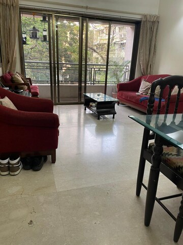 Team Area in 3 BHK Apartment at Supreme Royal Accord, Khar West – for Rent