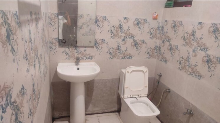 Bathroom, sahastradhara 2 Bedroom 1200 Sq.Ft. Builder Floor In Sahastradhara Dehradun 9554119