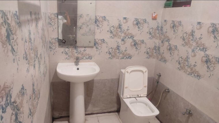 Bathroom, sahastradhara 2 Bedroom 1200 Sq.Ft. Builder Floor In Sahastradhara Dehradun 9554119
