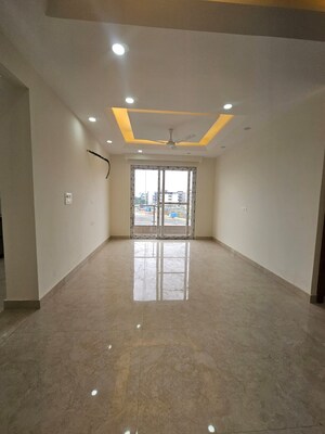 Room in 3 BHK Builder Floor at M3M Atrium, Sector 57 – for Rent