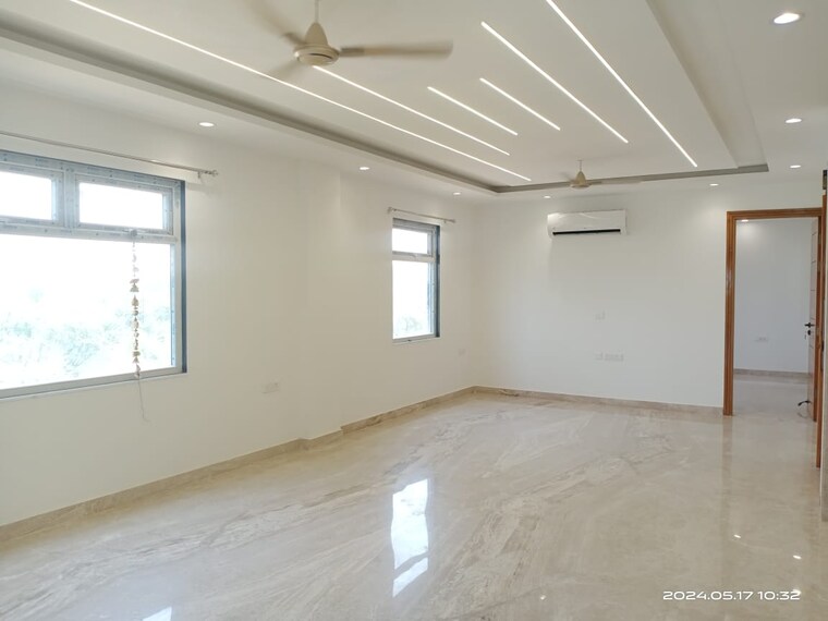 Room, freedom fighters enclave 3 Bedroom 1500 Sq.Ft. Apartment In Freedom Fighters Enclave Delhi 9554125