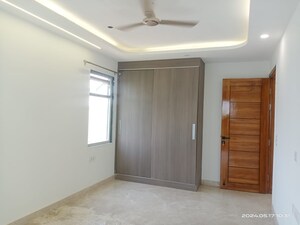Room in 3 BHK Apartment at Freedom Fighters Enclave – for Rent