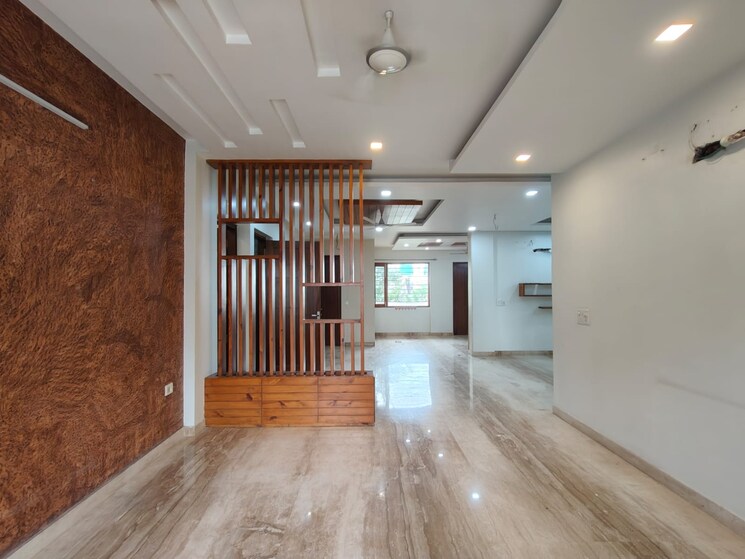 Living Room, sector 15 3 Bedroom 2200 Sq.Ft. Builder Floor In Sector 15 Faridabad 9554139