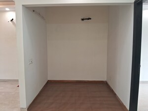 Room in 3.5 BHK Builder Floor at Ashiana Silver Crest, Sector 48 – for Rent