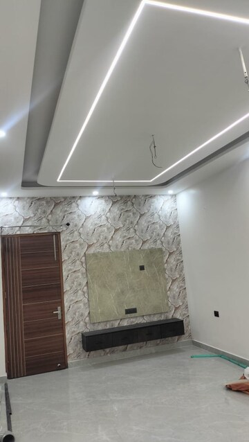 2 BHK Builder Floor For Rent in Tapovan
