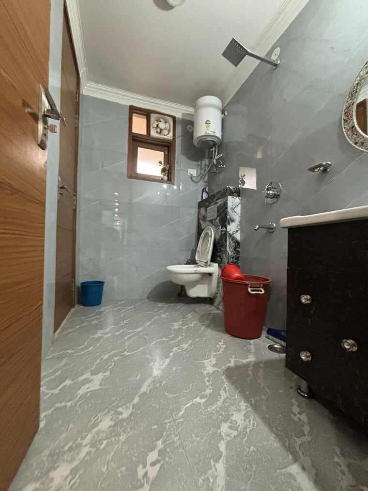 Attached Bathroom, freedom fighters enclave 4 Bedroom 2800 Sq.Ft. Apartment In Freedom Fighters Enclave Delhi 9554142