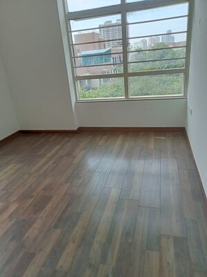 Room in 4 BHK Apartment at Shapoorji Pallonji Siennaa, Kandivali East – for Sale