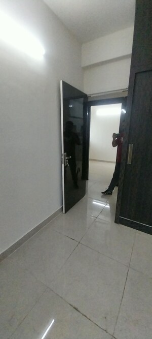 Furnished Amenities in 3 BHK Apartment at Signature Global Golf Greens, Sector 79 – for Rent