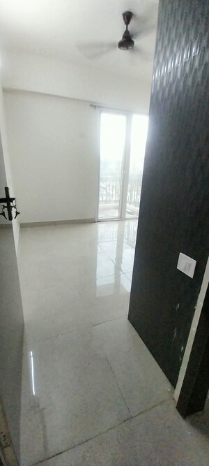 Bathroom in 3 BHK Apartment at Signature Global Golf Greens, Sector 79 – for Rent