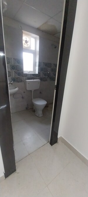 Furnished Amenities in 3 BHK Apartment at Signature Global Golf Greens, Sector 79 – for Rent