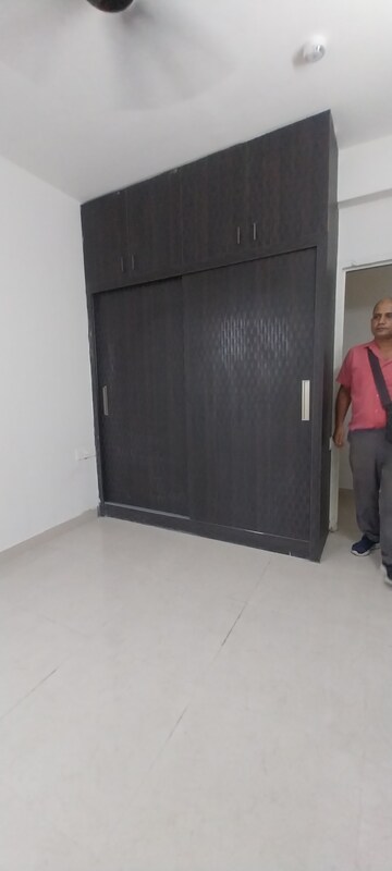 Furnished Amenities in 3 BHK Apartment at Signature Global Golf Greens, Sector 79 – for Rent